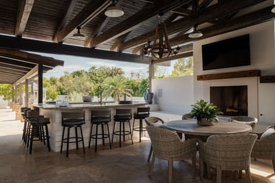 Outdoor bar perfect for entertaining your guests!