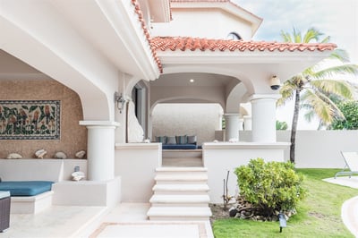 Luxury Villa Photo #12