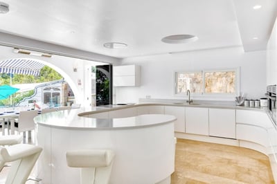 Luxury Villa Photo #15