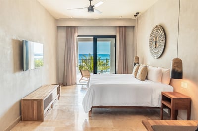 Luxury Villa Photo #34