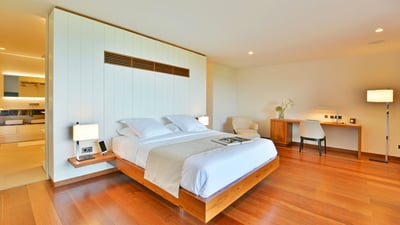 Luxury Villa Photo #26