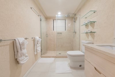 Luxury Villa Photo #17