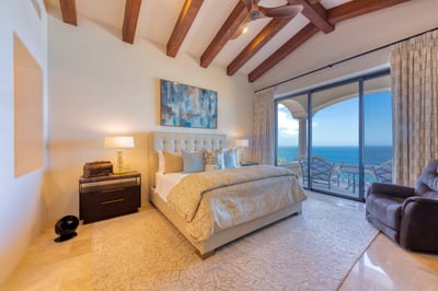 Luxury Villa Photo #67