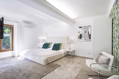 Luxury Villa Photo #18