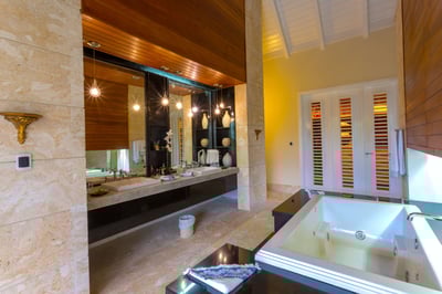 Luxury Villa Photo #40