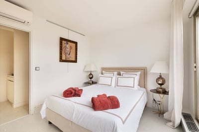 Luxury Villa Photo #20