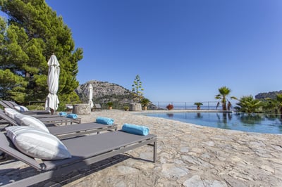 Luxury Villa Photo #5