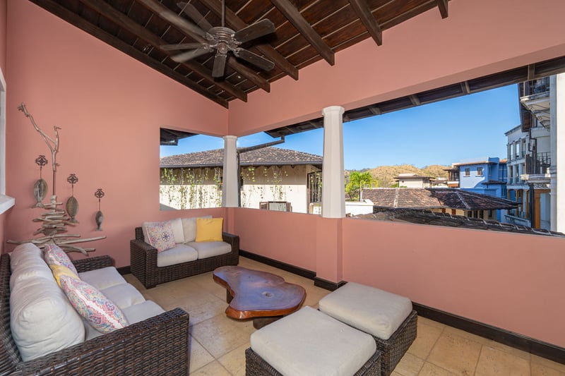 38 Avenida la Antigua