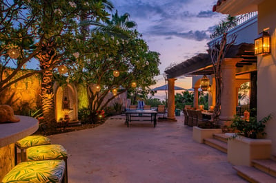 Luxury Villa Photo #18