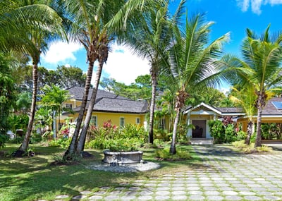 Luxury Villa Photo #3