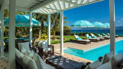 Luxury Villa Photo #3