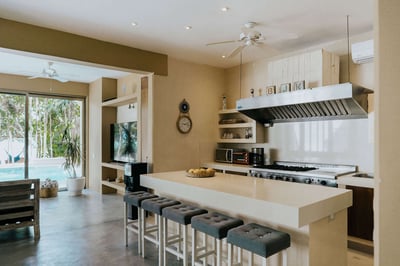 Luxury Villa Photo #17