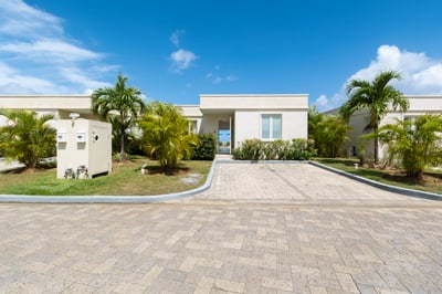 Luxury Villa Photo #29