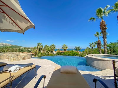 Luxury Villa Photo #7