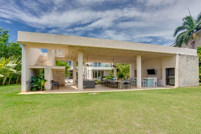 Luxury Villa Photo #8