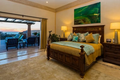 Luxury Villa Photo #36