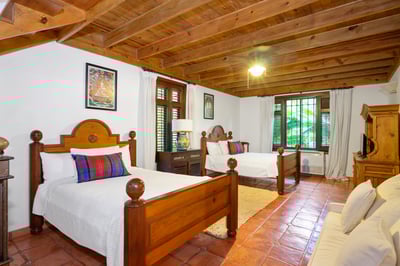 Luxury Villa Photo #29
