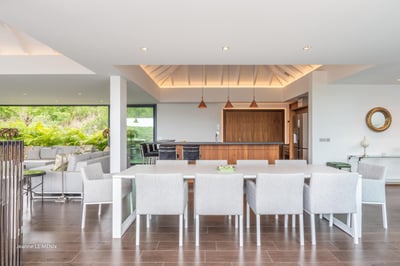 Luxury Villa Photo #13
