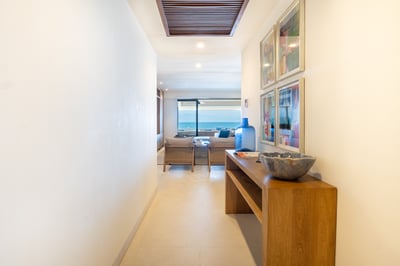 Luxury Villa Photo #16