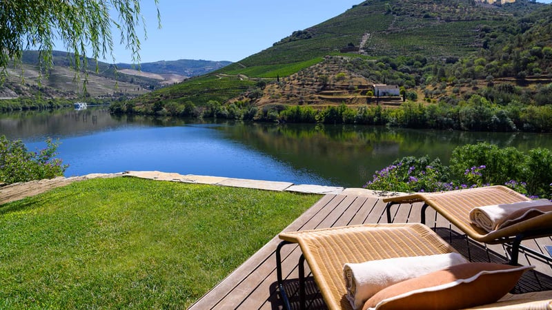 Douro Riverfront Villa