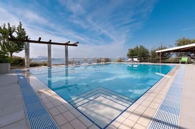 Luxury Villa Photo #3