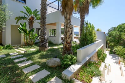 Luxury Villa Photo #18