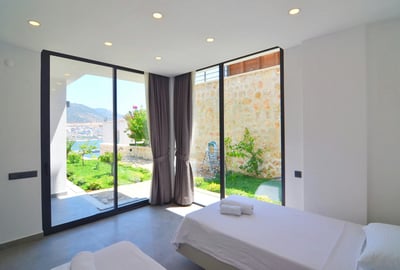 Luxury Villa Photo #18