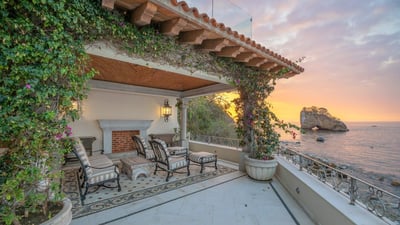 Luxury Villa Photo #15