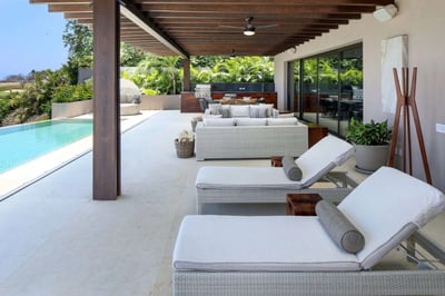 Luxury Villa Photo #7