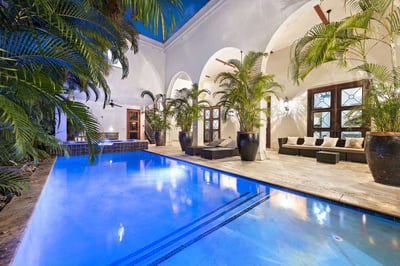 Luxury Villa Photo #6