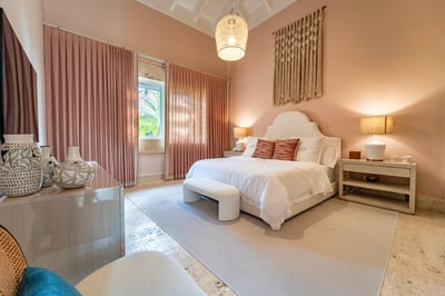 Luxury Villa Photo #19