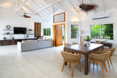 Luxury Villa Photo #26