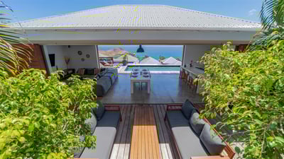 Luxury Villa Photo #9