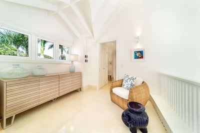 Luxury Villa Photo #24