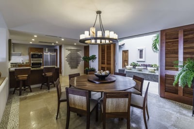 Luxury Villa Photo #25