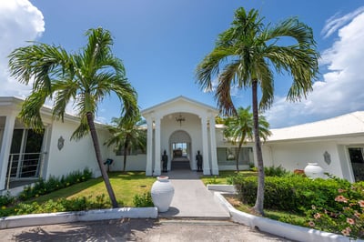 Luxury Villa Photo #12