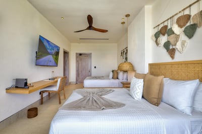 Luxury Villa Photo #23