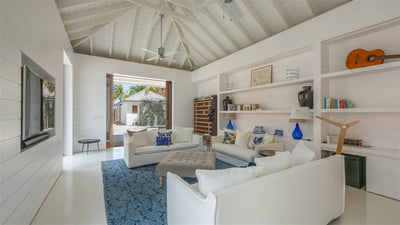 Luxury Villa Photo #36