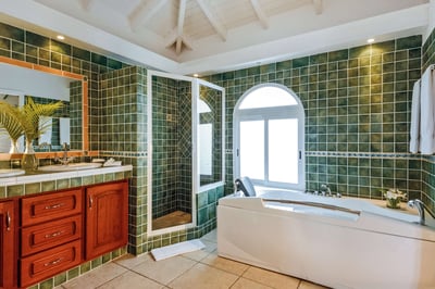 Luxury Villa Photo #36