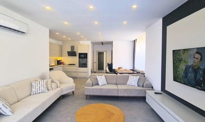 Luxury Villa Photo #5