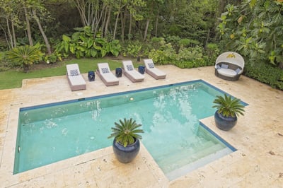 Luxury Villa Photo #3