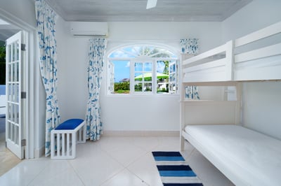 Luxury Villa Photo #13