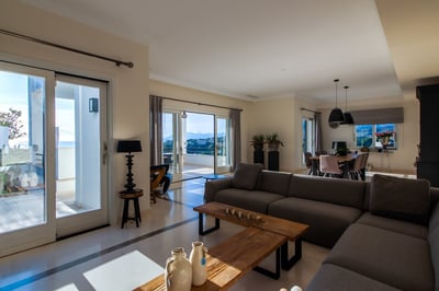 Luxury Villa Photo #11