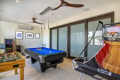 Luxury Villa Photo #32