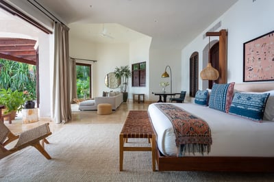 Luxury Villa Photo #35
