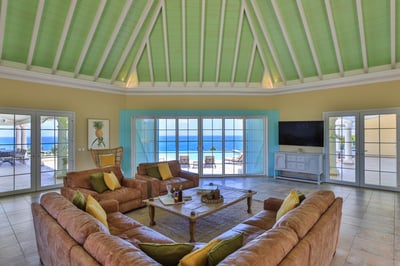 Luxury Villa Photo #18