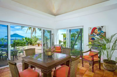 Luxury Villa Photo #12