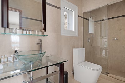 Luxury Villa Photo #18