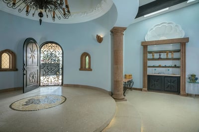 Luxury Villa Photo #32