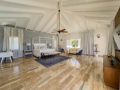 Luxury Villa Photo #21